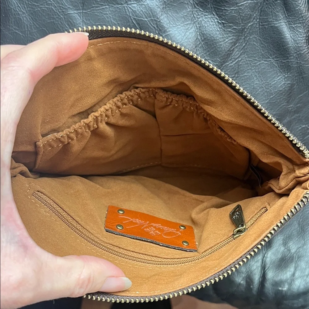 Patricia Nash brown Leather Wristlet - Picture 7 of 14